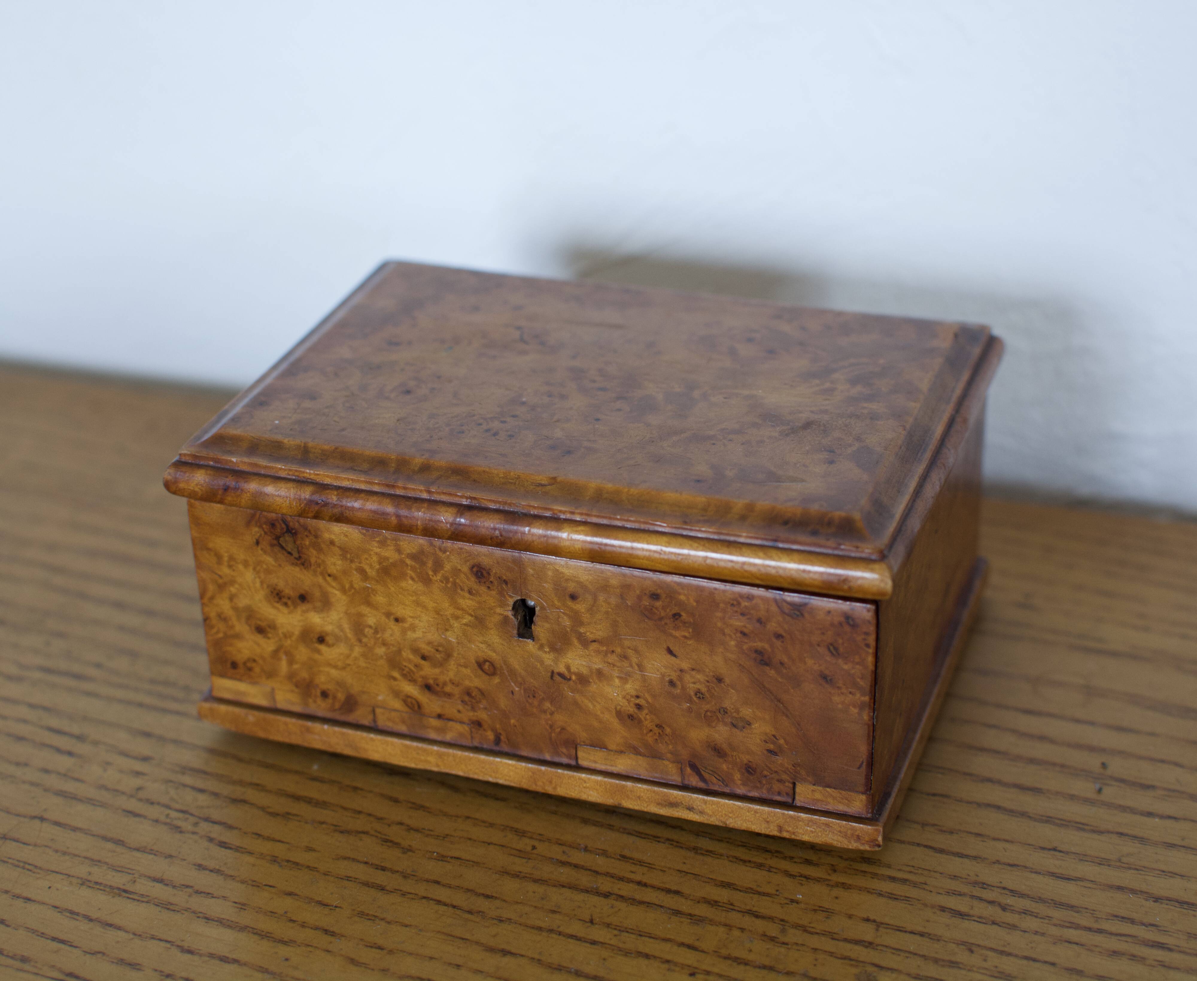 Vintage box in cedar from Morocco