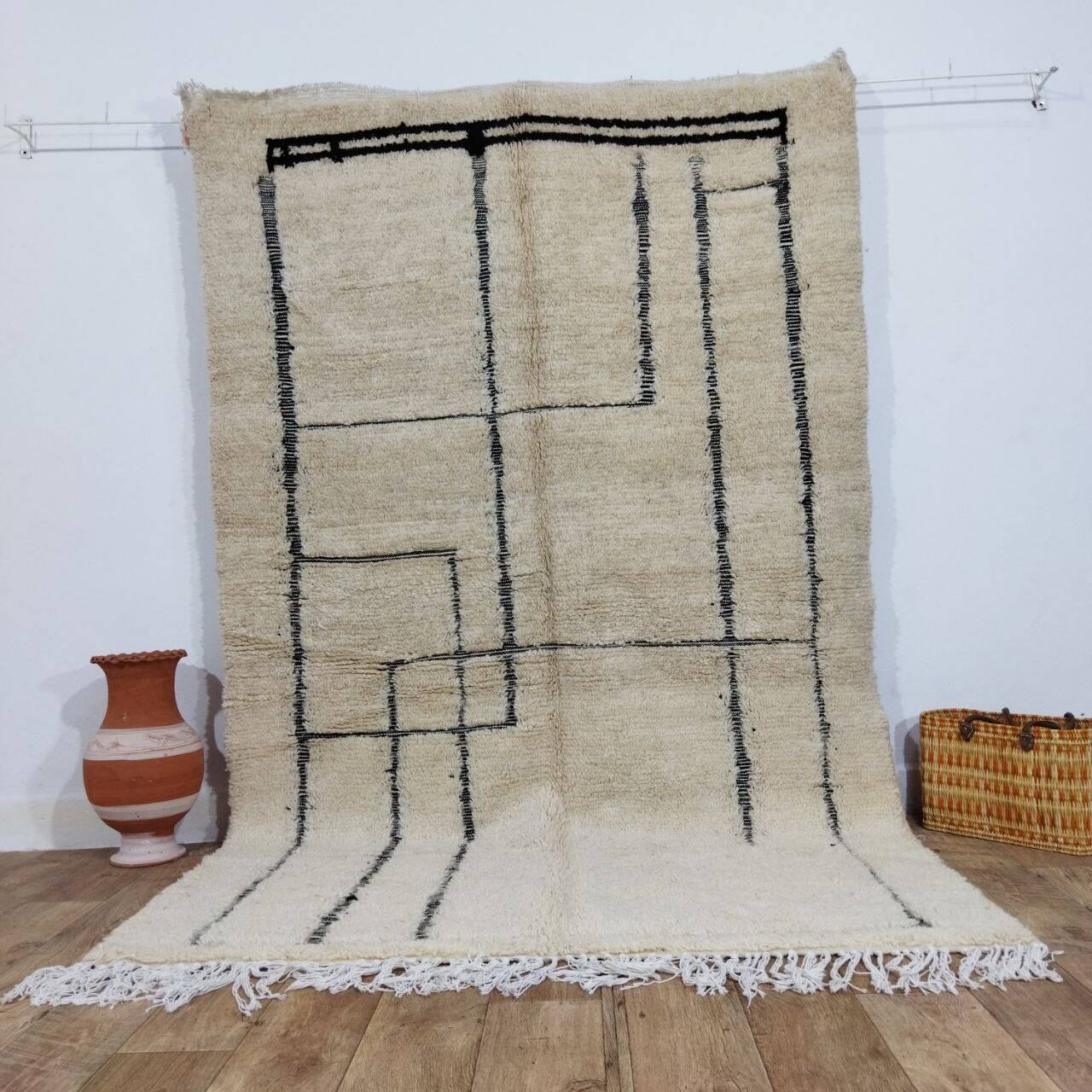 Handmade wool Berber rug 254 x 158 cm