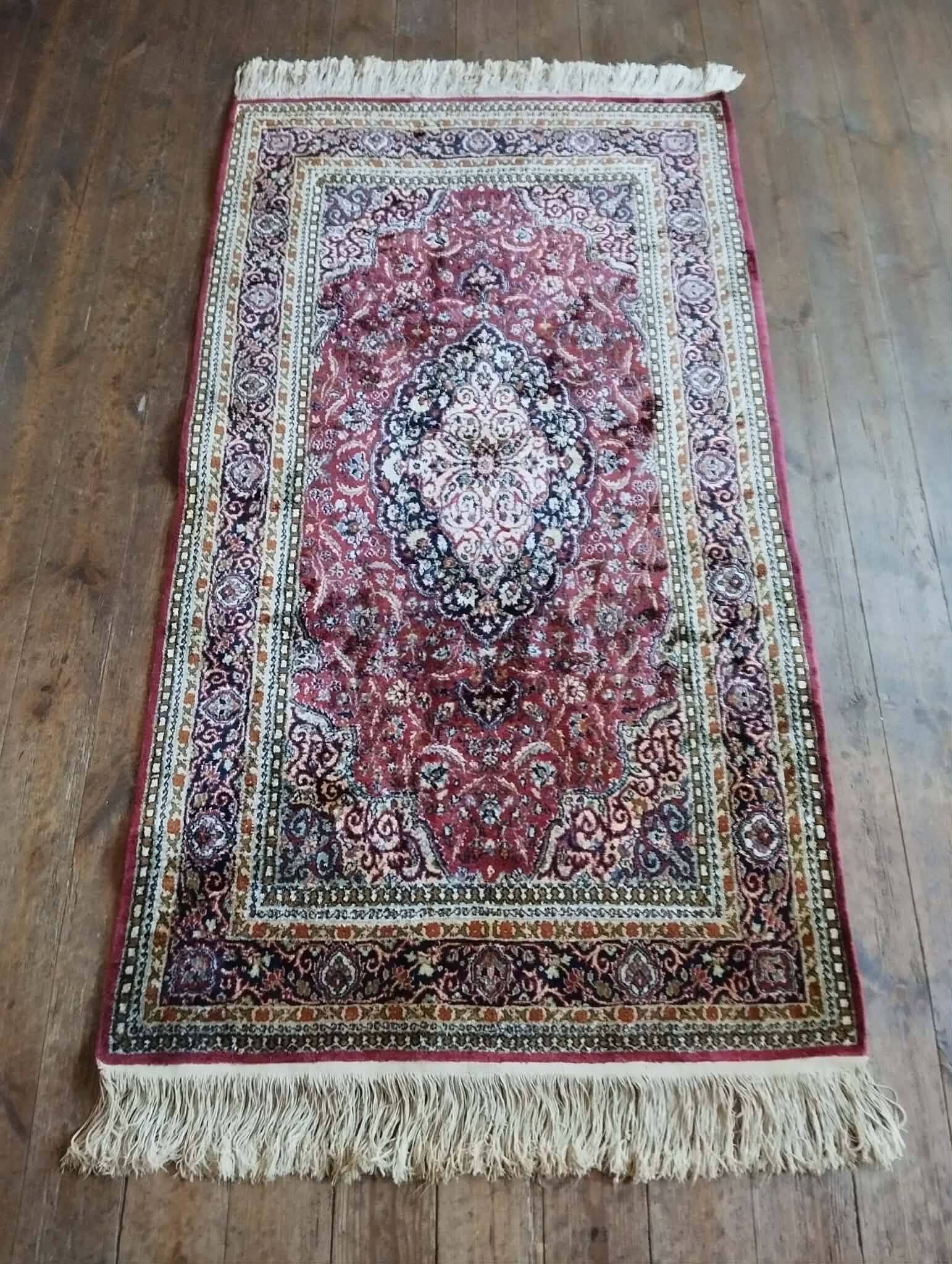 Handmade Kashmiri Silk Rug 160x90cm
