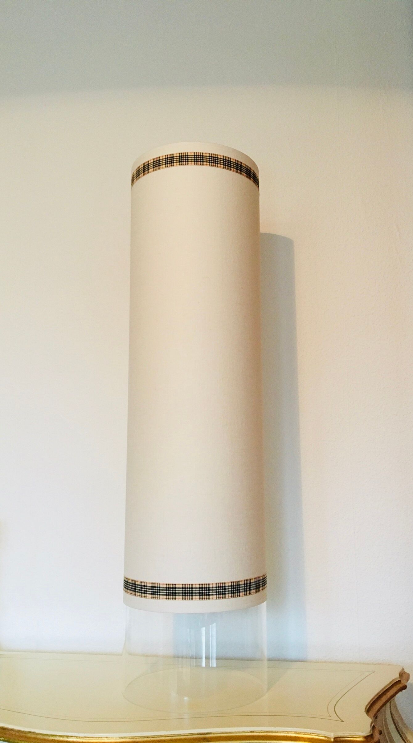 Lamp'tub ecru burberry lounge lamp - classic design