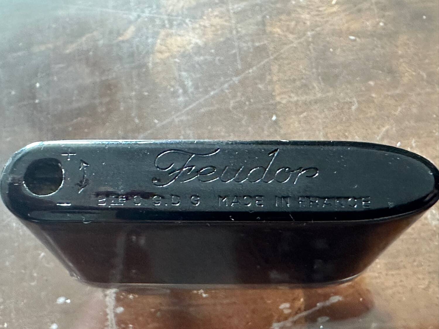 Vintage gas lighter: feudor