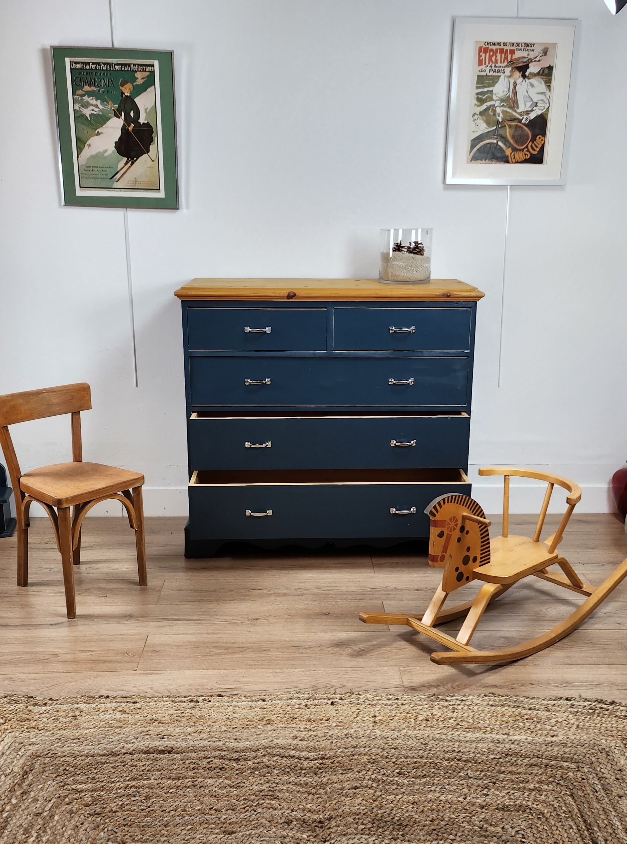 Dressing table