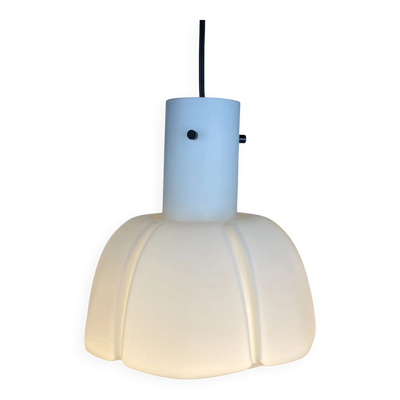 Suspension en verre givré en forme de fleur blanche par Glashütte Limburg