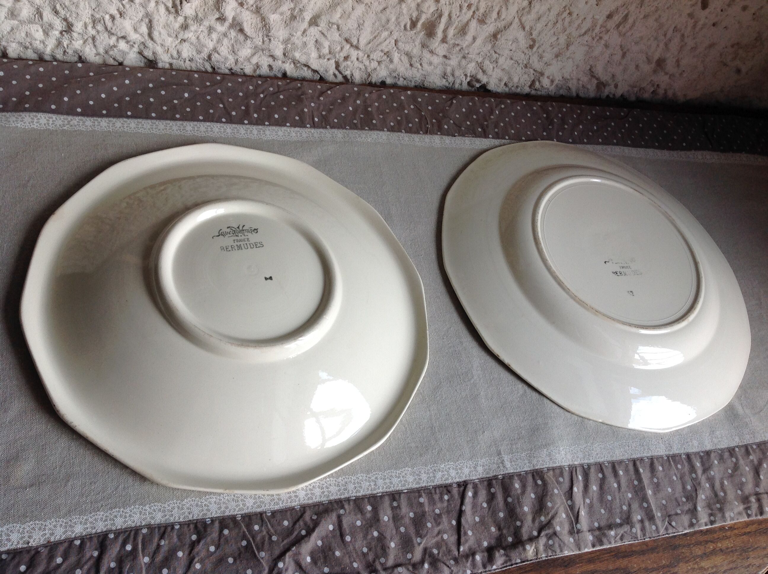 Two round dishes Sarreguemines decor Bermuda/vintage years 50-60