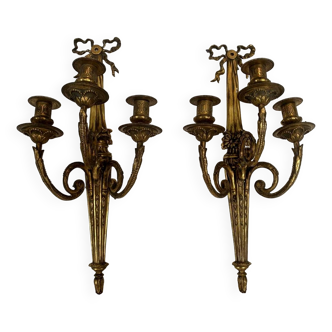 Paire d'appliques de style Louis XVI en bronze ciselé, XXème siècle