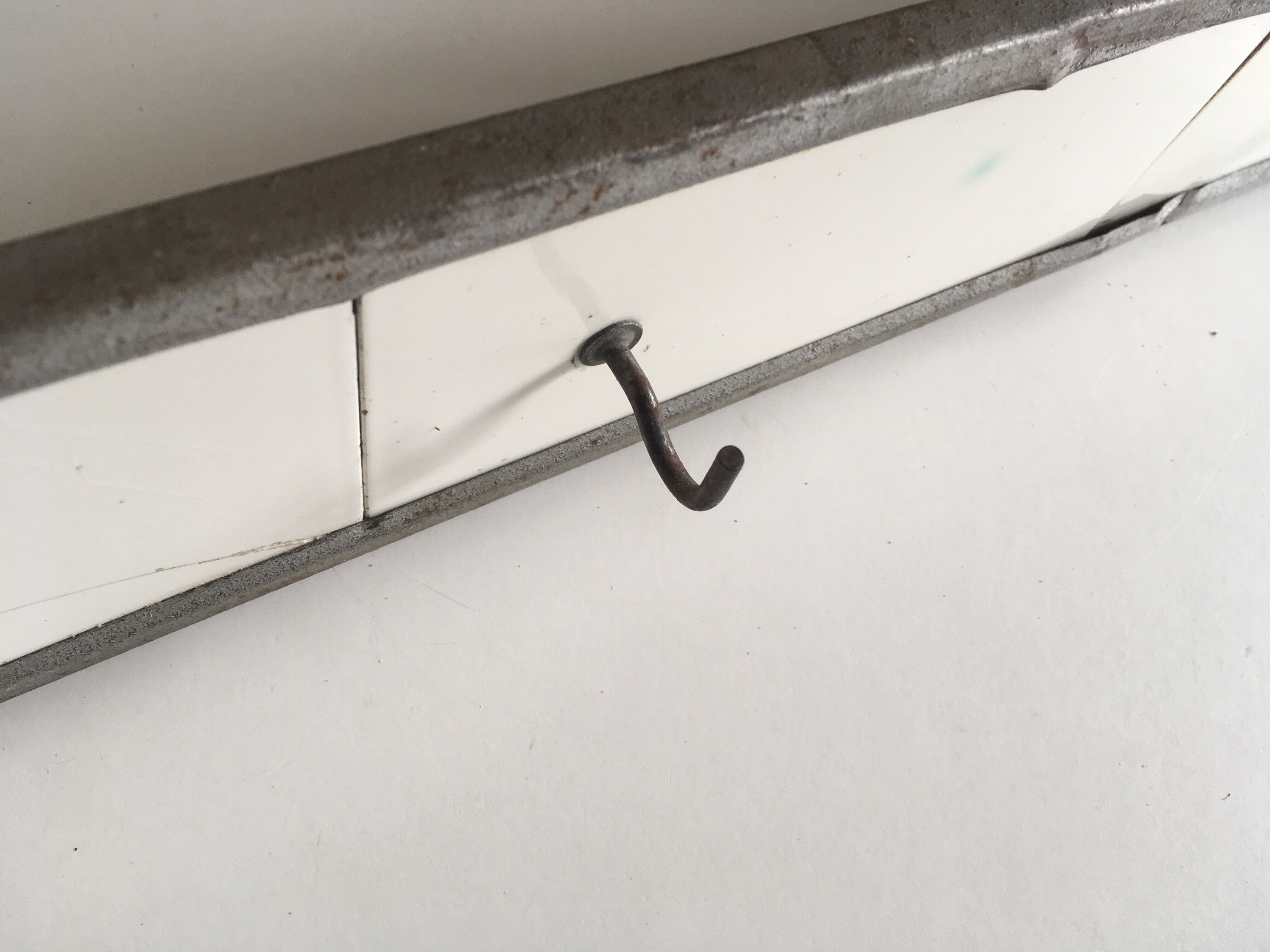 Patère USA hangs ceramic towel Amish 1930