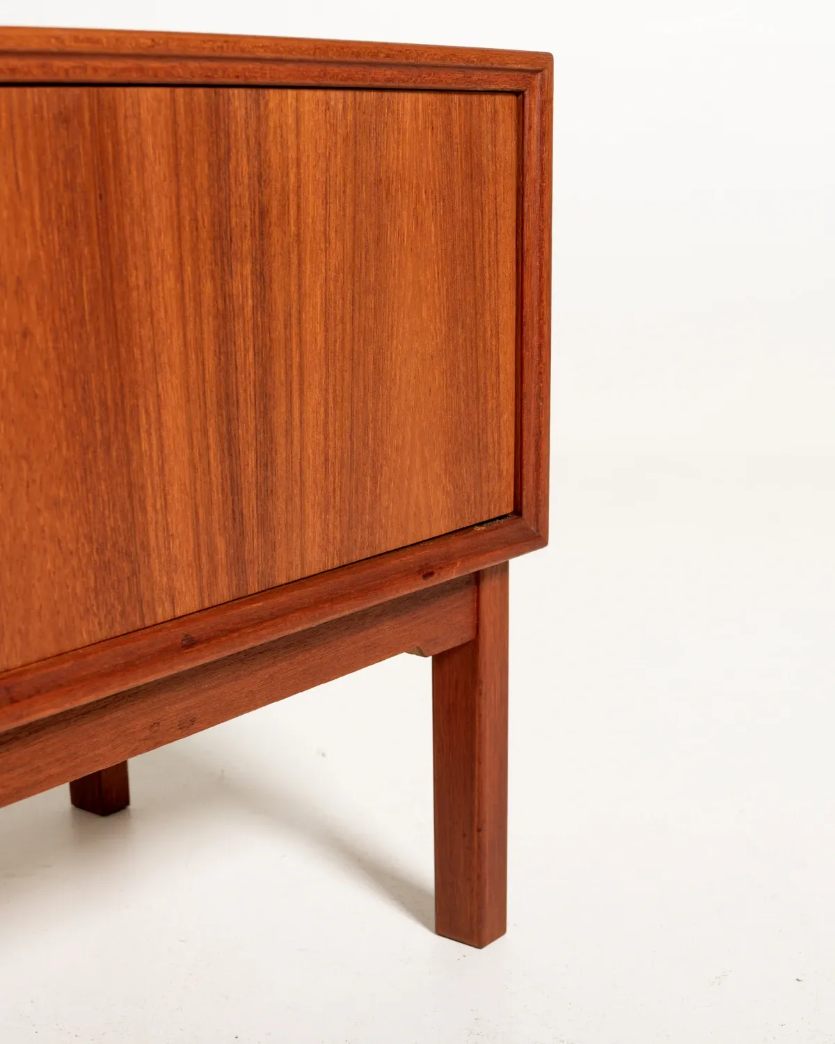 Buffet bas scandinave en teck, années 1960