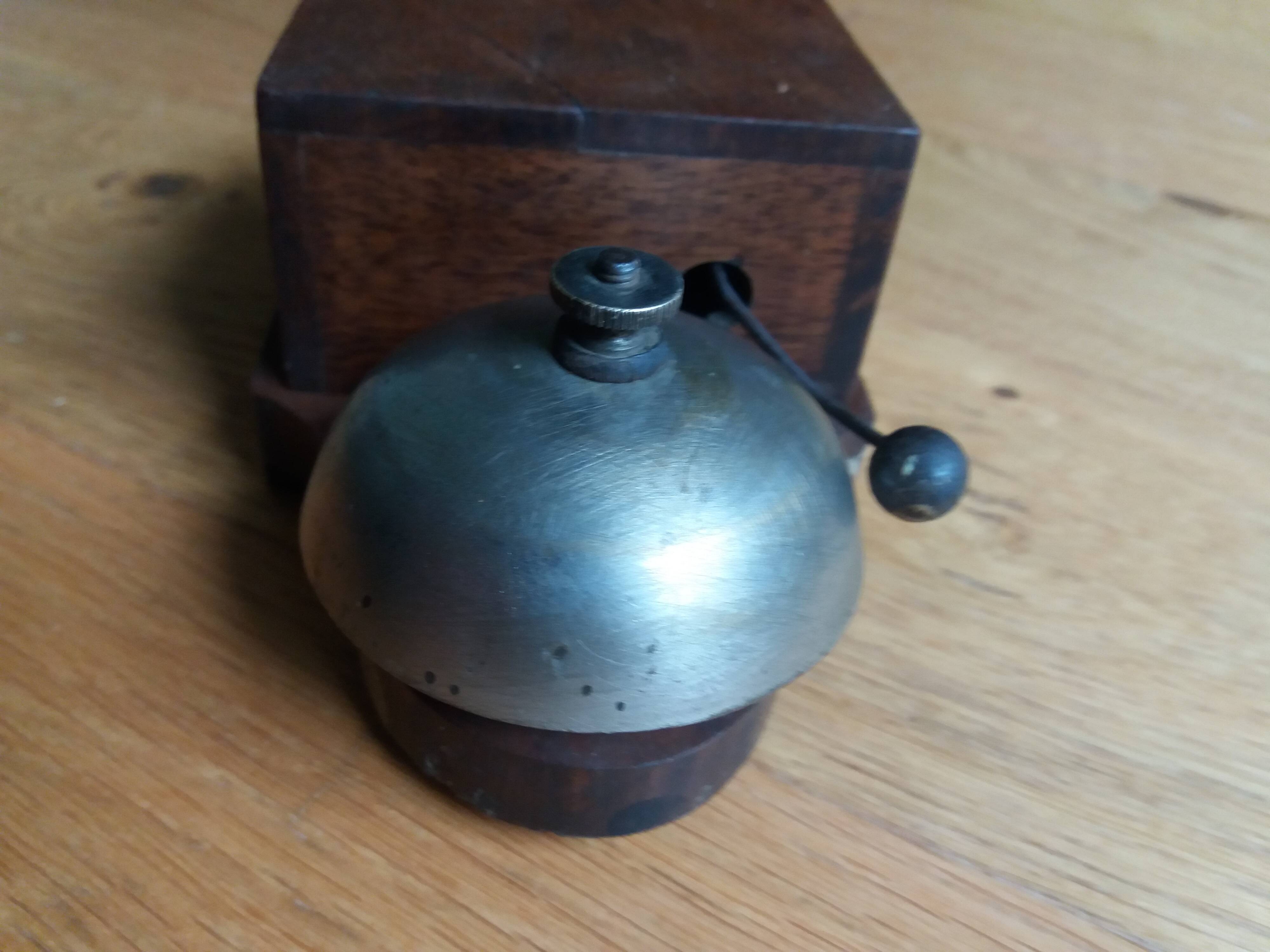 Old telephone bell chime