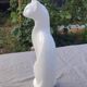 Statuette chat stylisé en céramique blanche