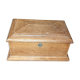 Jewelry box