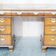 Bureau partenaire victorien en noyer burr avec cuir