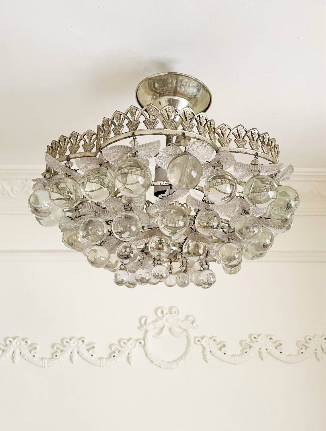 Plafonnier vintage en cristal décoré de feuilles et de grappes – Espagne année