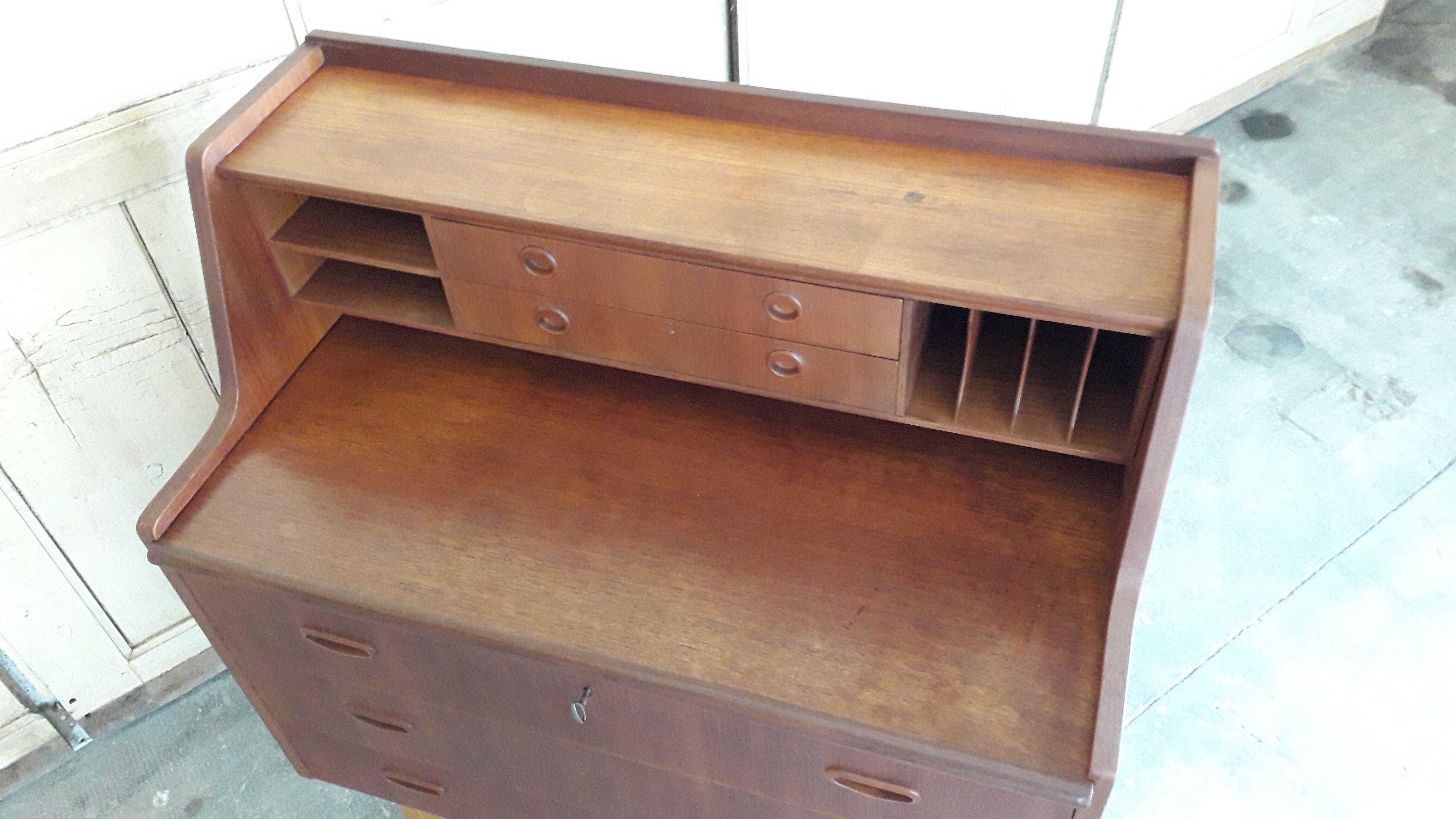 Secrétaire scandinave en teck