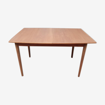 Scandinavian table extansible