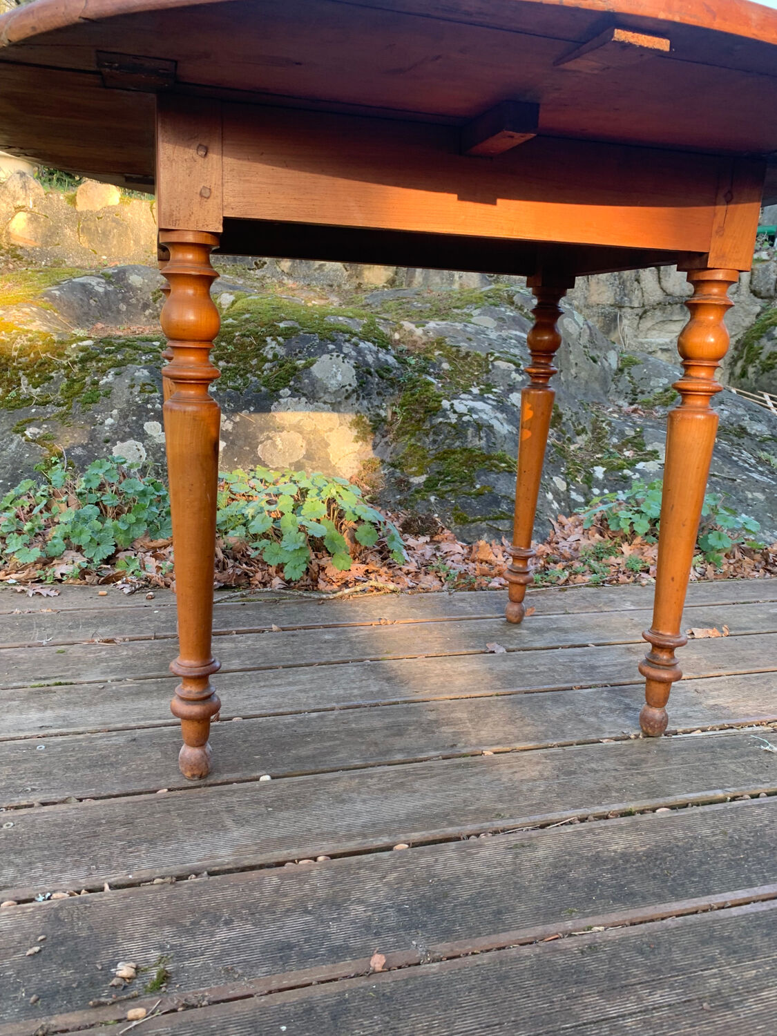 Round table louis philippe a shutters epoch 19 th