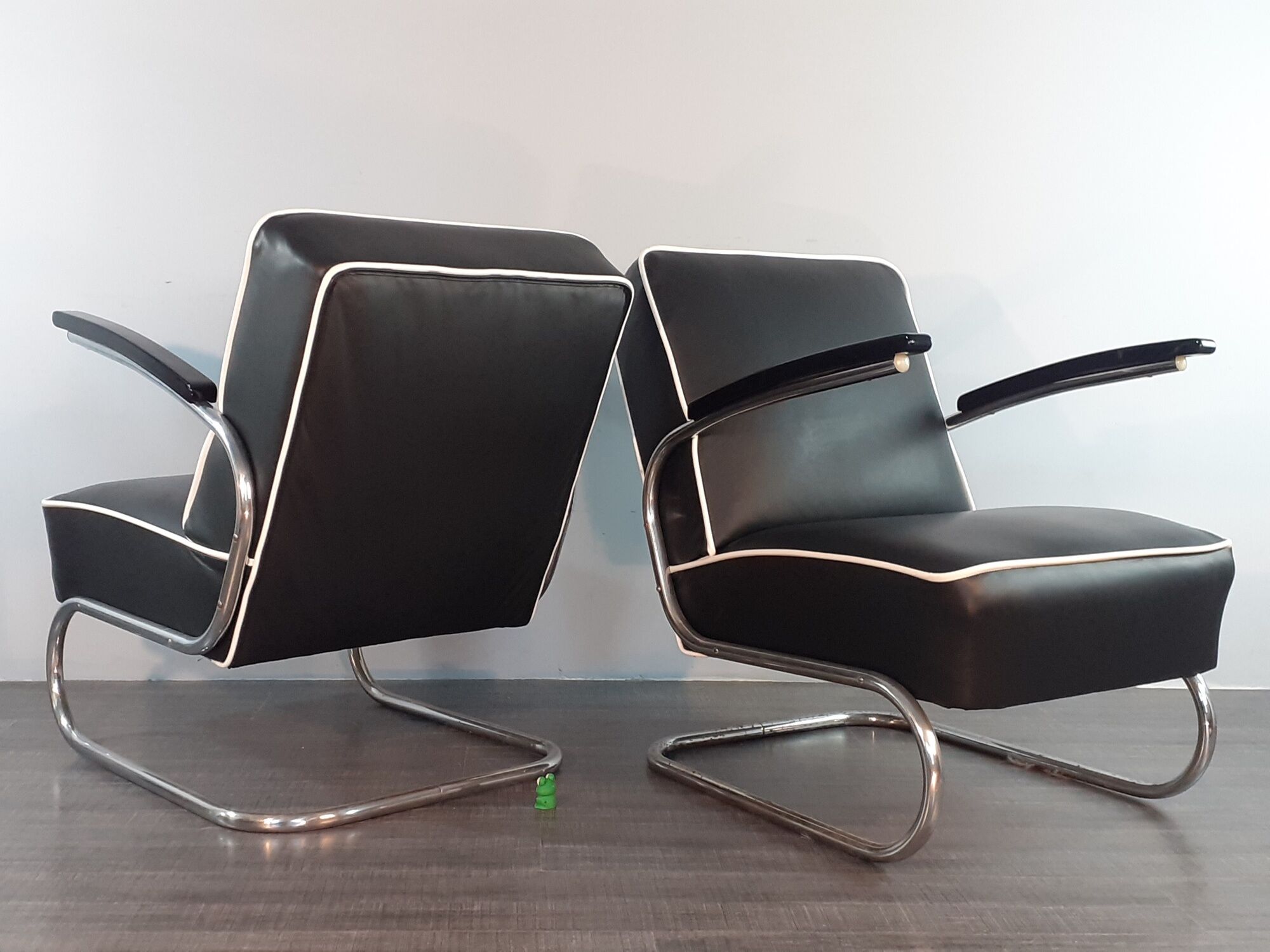 Pair of Bauhaus armchairs by Slezàk, K29 model, Gispen-Thonet 1932 design