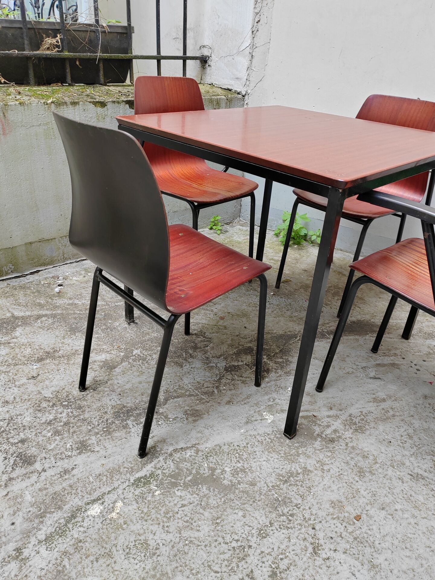 Ensemble table et chaises pagholz vintage