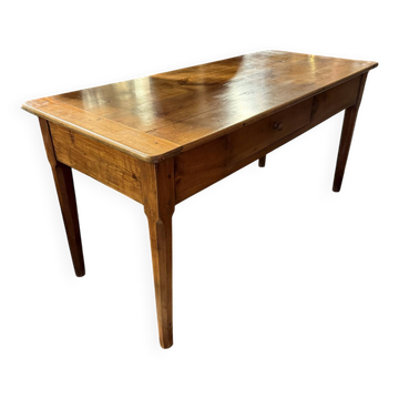 Farm table