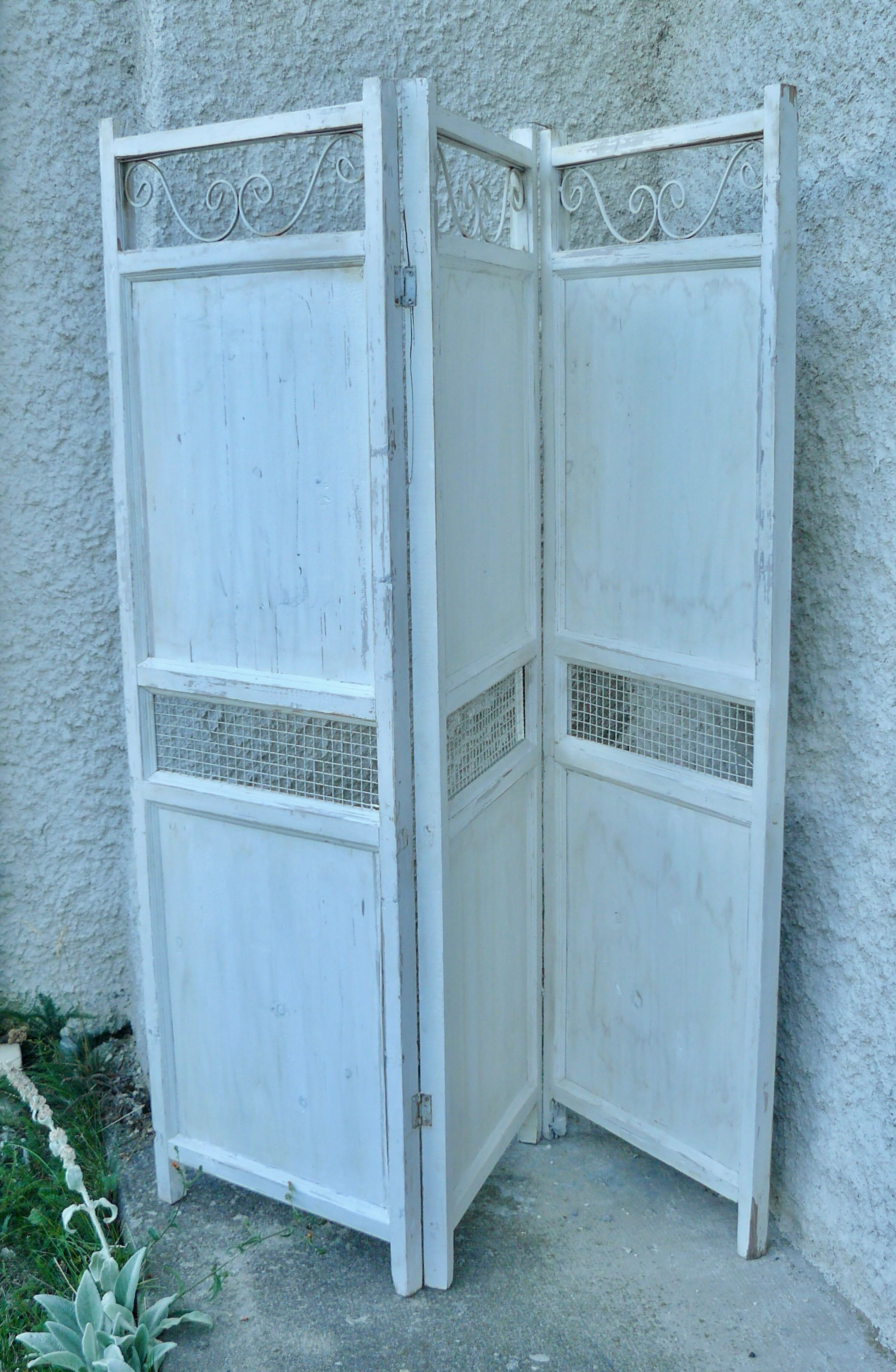 3-panel screen in wood and white painted metal vintage 1970