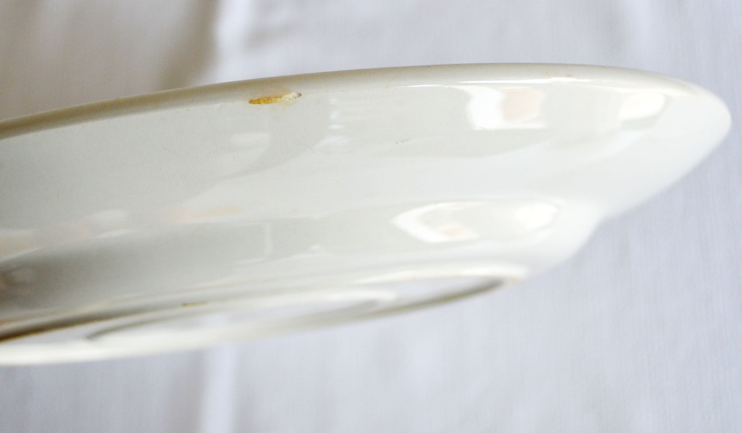 Round dish Gien with gold flowers