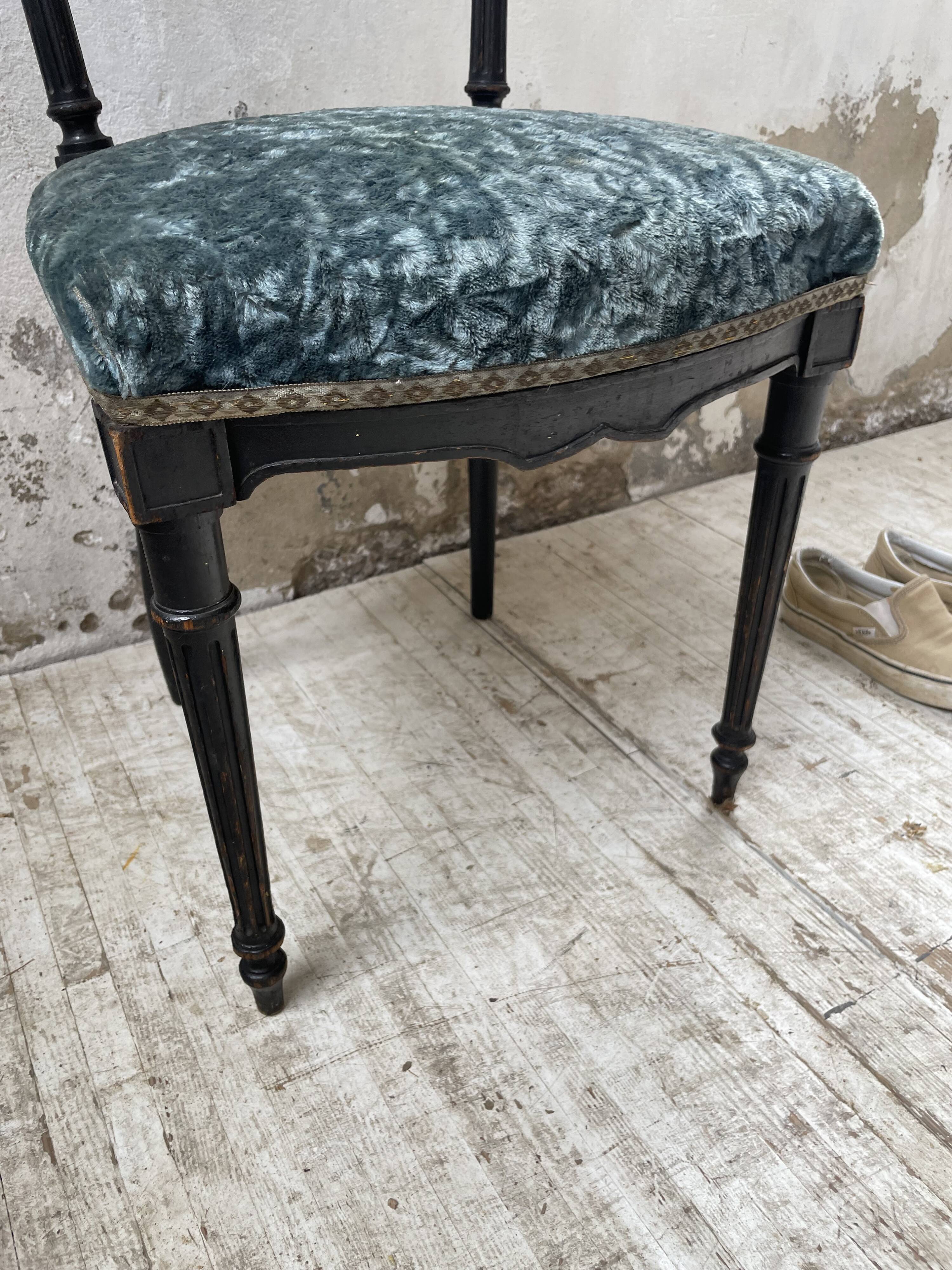 Chaise Napoléon 3 velours bleu