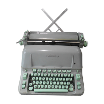 Machine a écrire Hermes