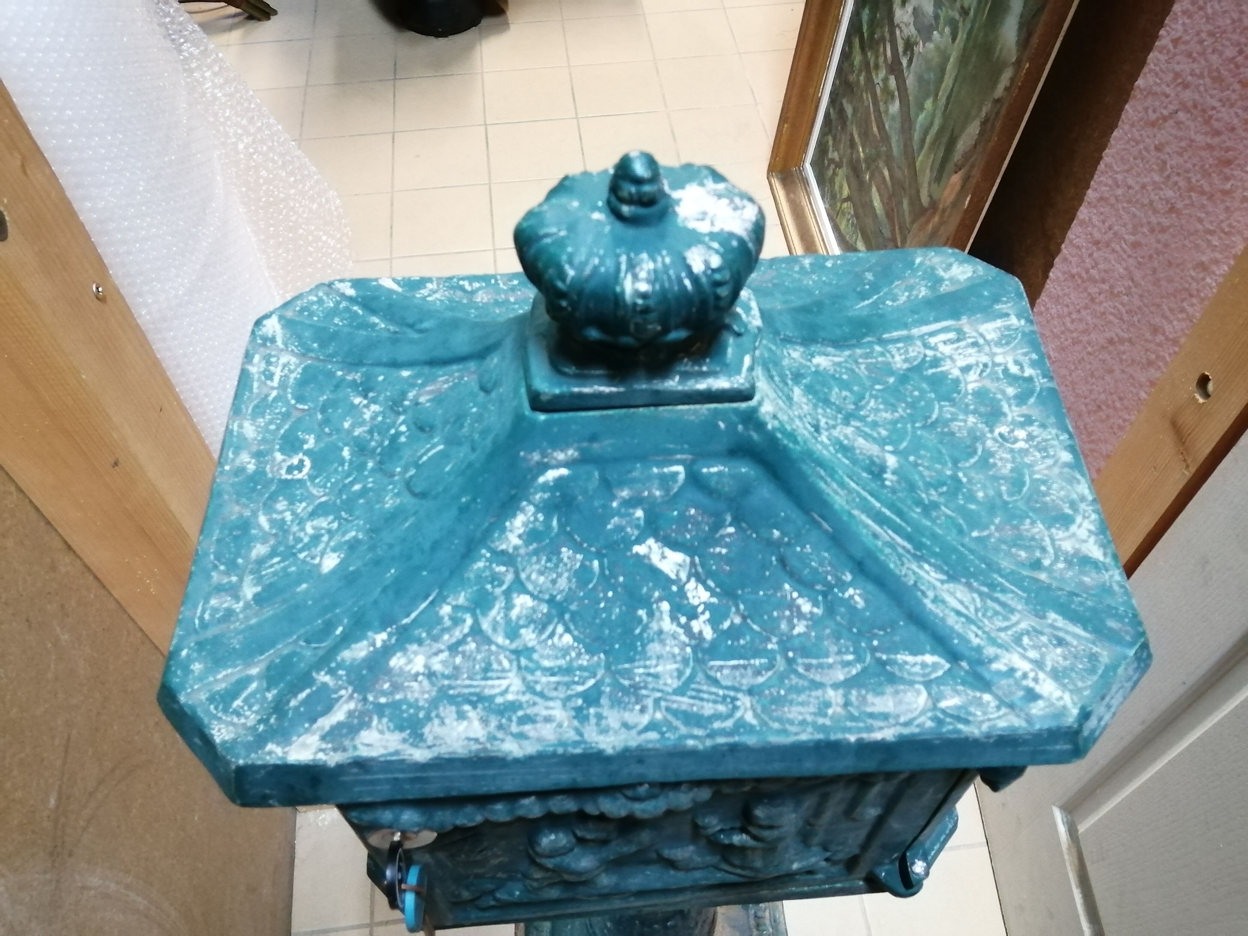 Old cast iron mailbox "Relais de Poste"