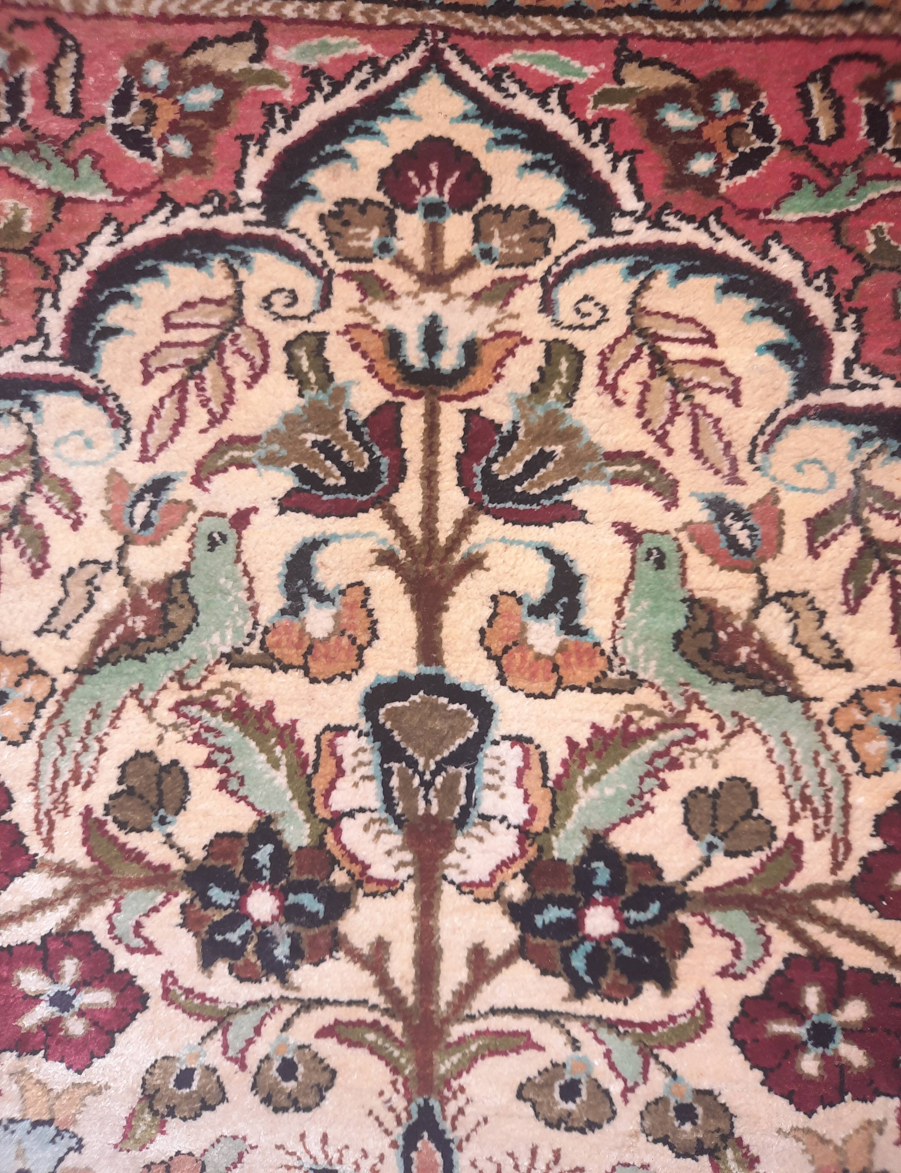 Fine wool and silk carpet