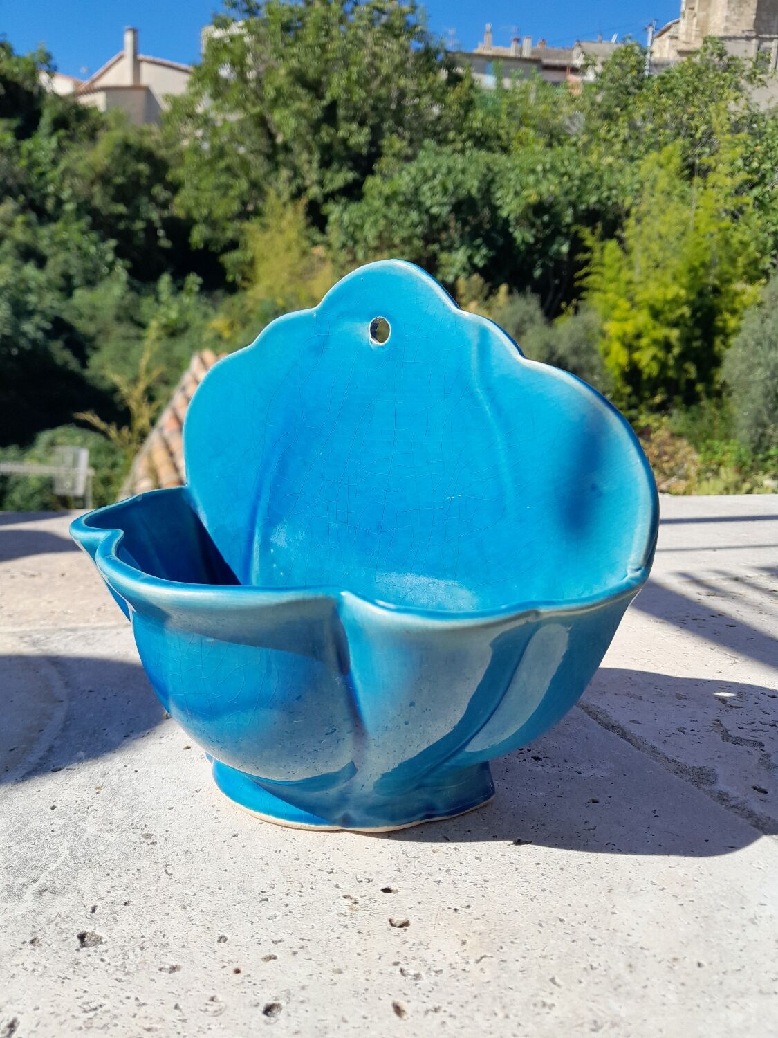 Soap holder or wall-mounted empty pocket