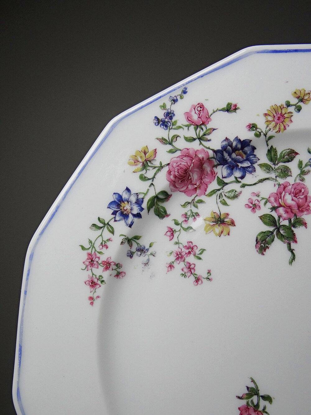 4 Bernardaud Limoges porcelain dinner plates with floral decoration, 1920s-1950s