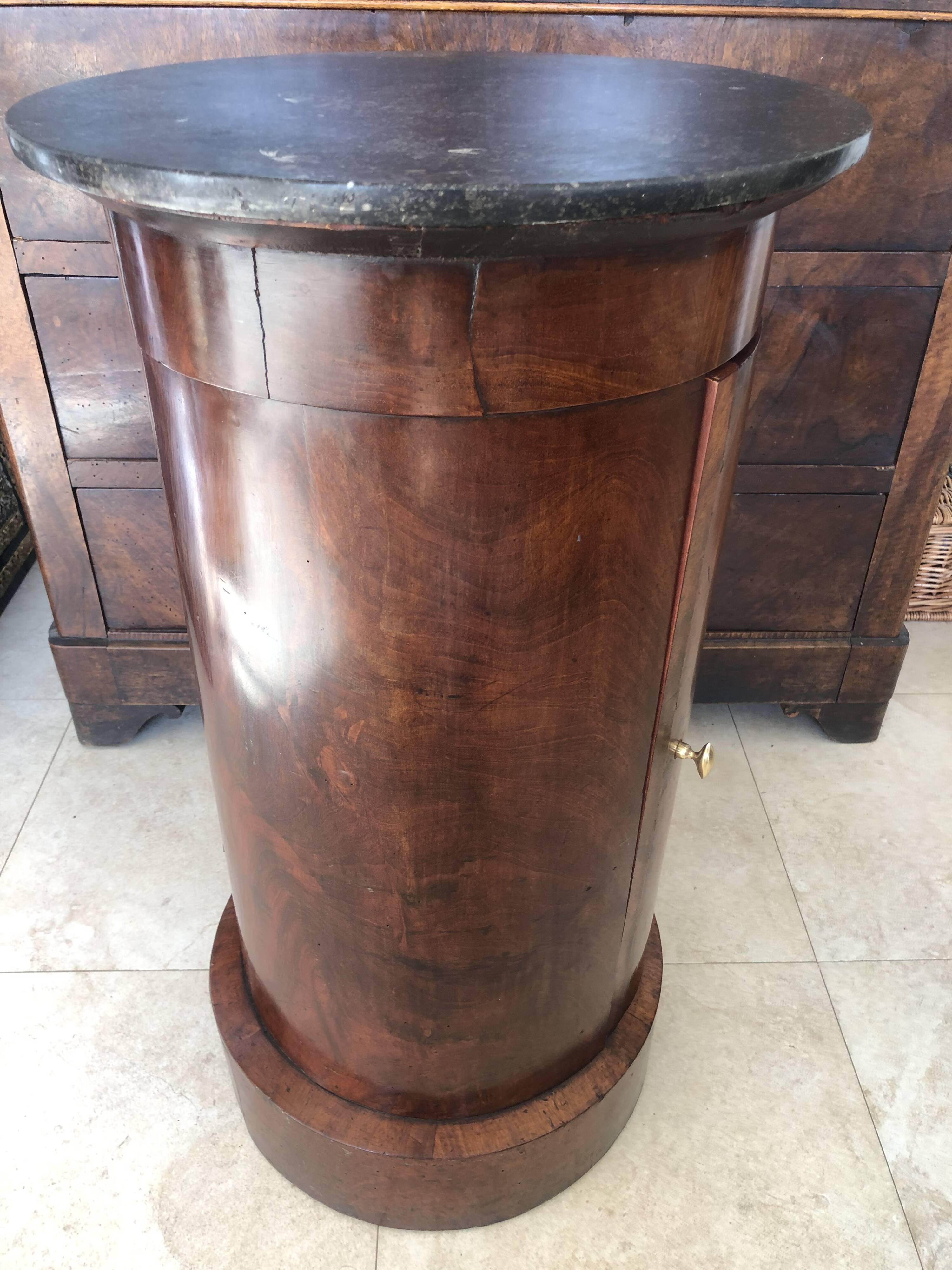 Somno empire period, flamed mahogany, anthracite Sainte-Anne marble