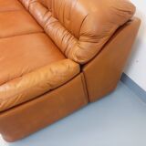 Vintage cognac camel leather canapé from the 1970s.