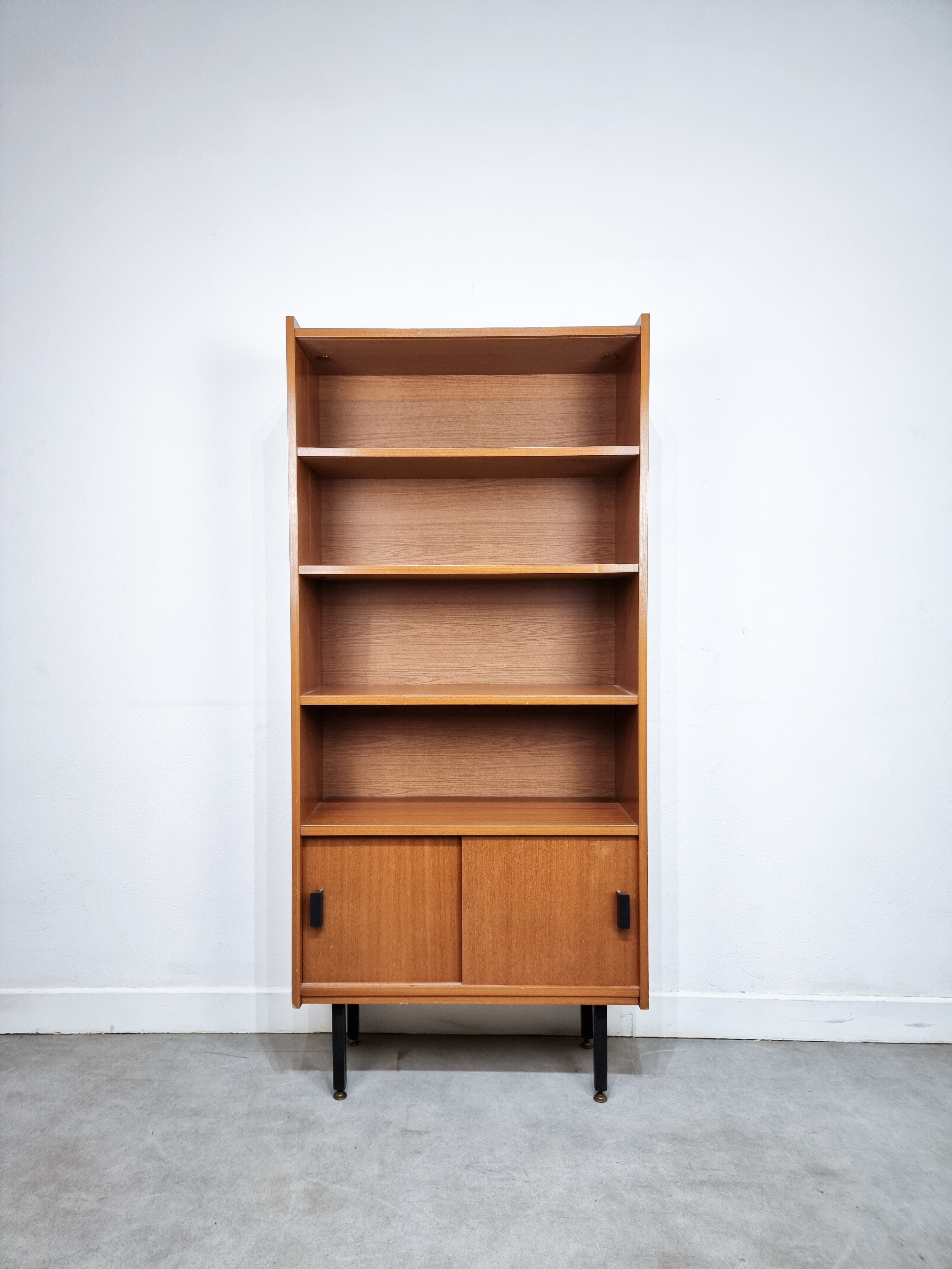 Bookcase 60