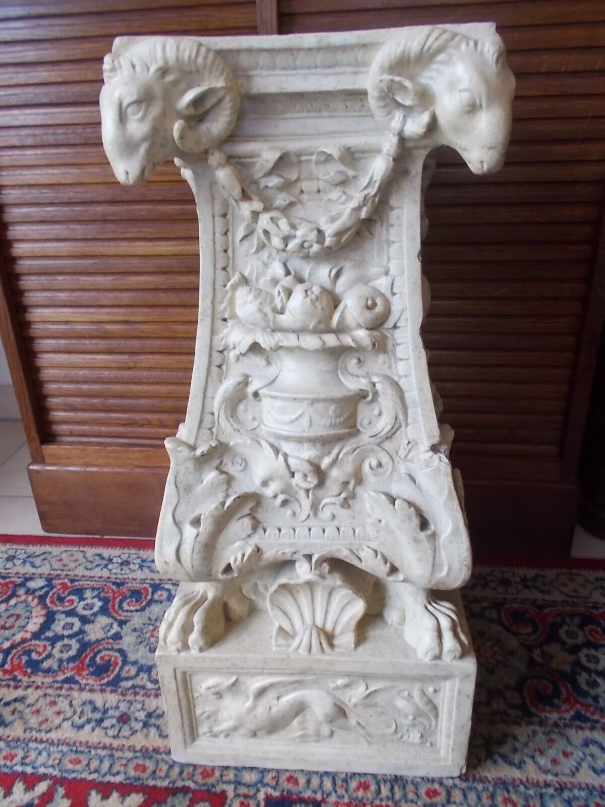 Column pedestal ram heads