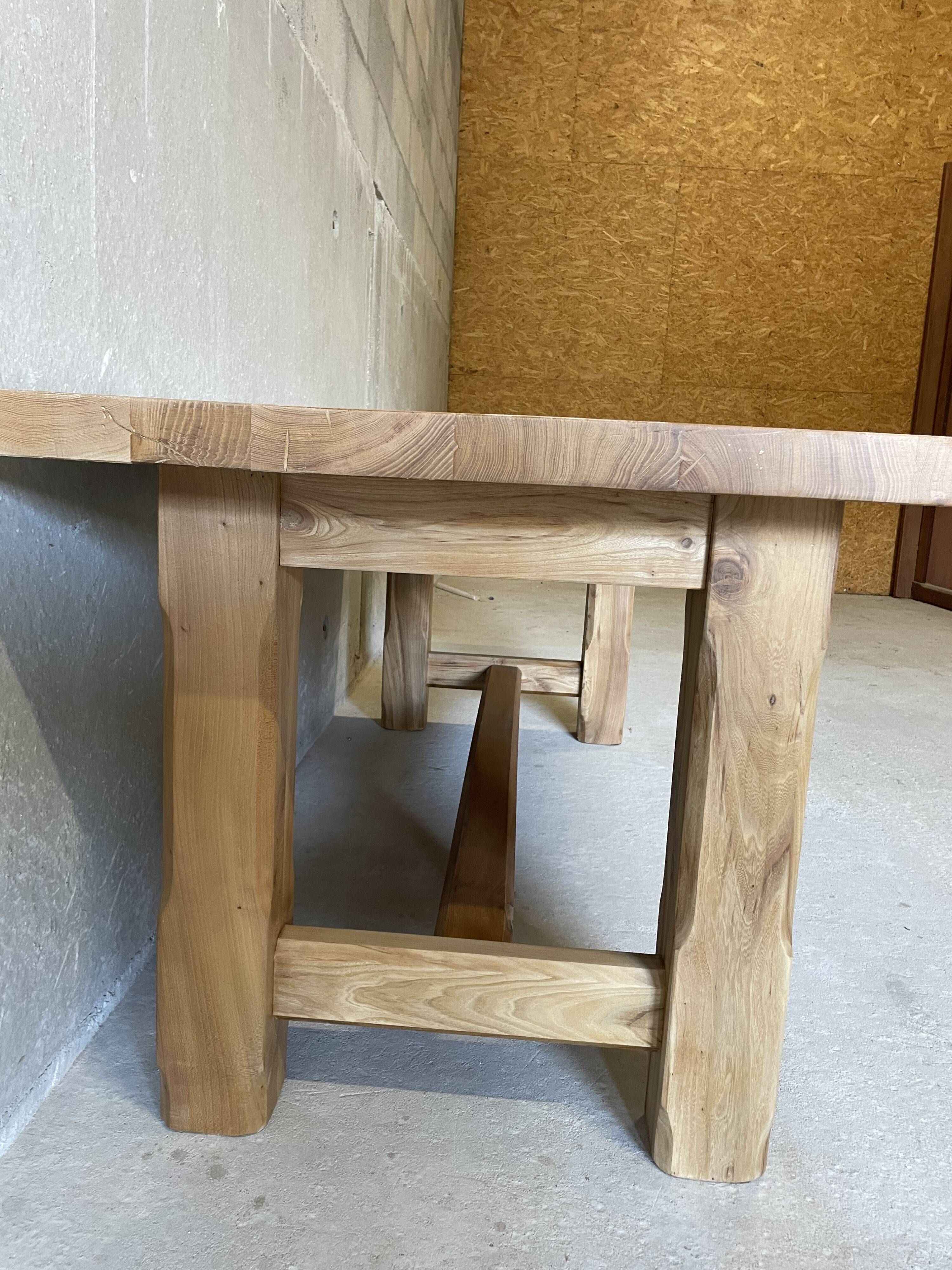 Table de ferme en orme massif – charme authentique