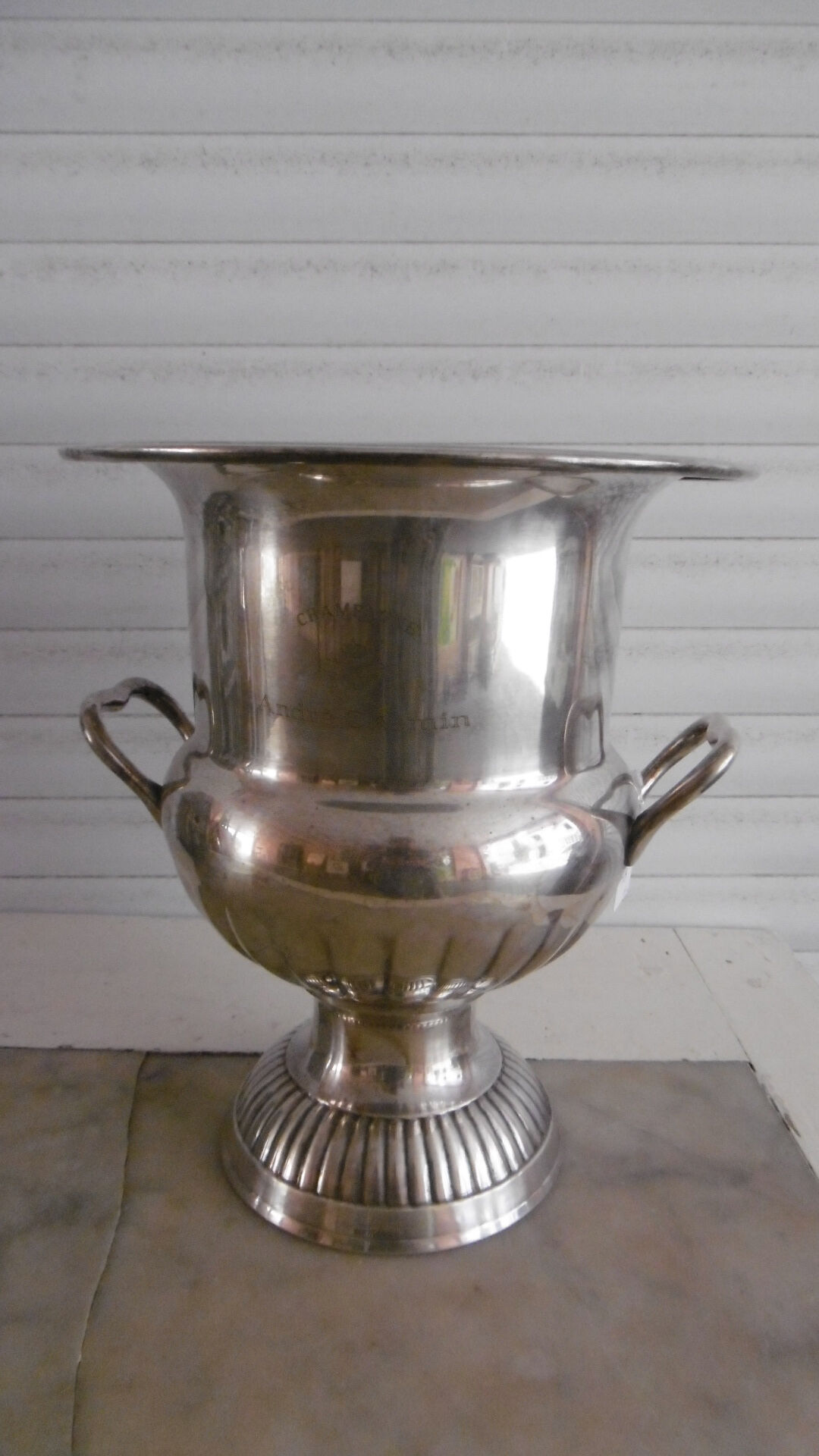 Medicis style champagne bucket in silver metal