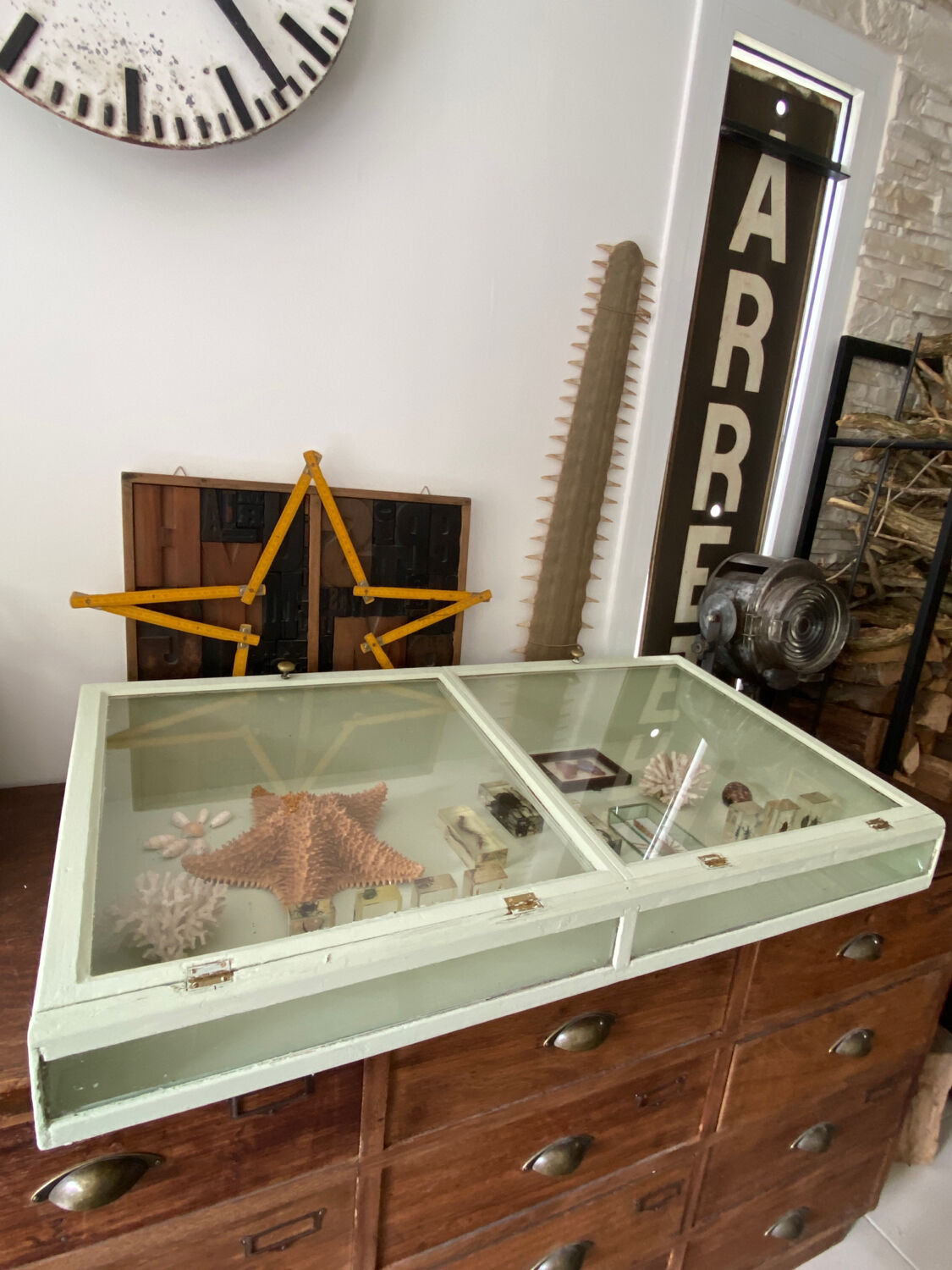 Display case with double glass