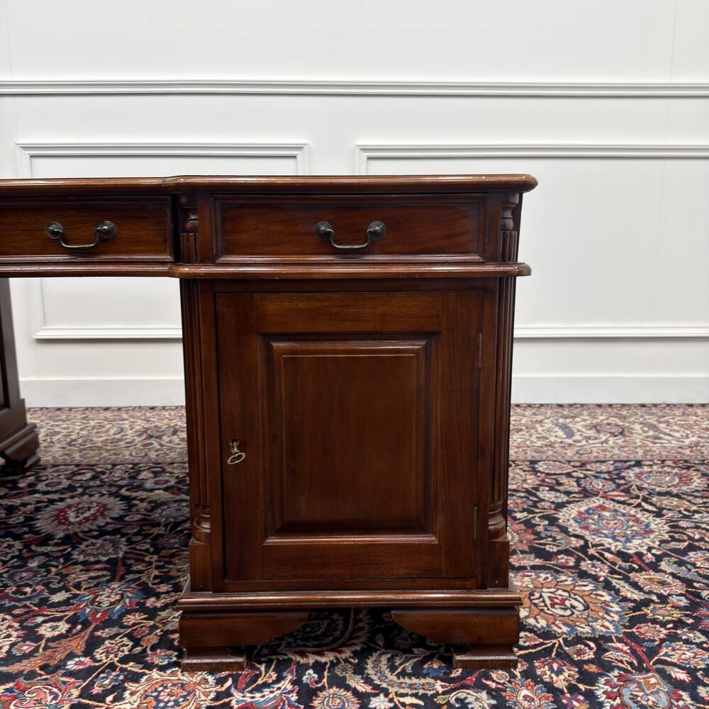 Classic English Partnerdesk Desk