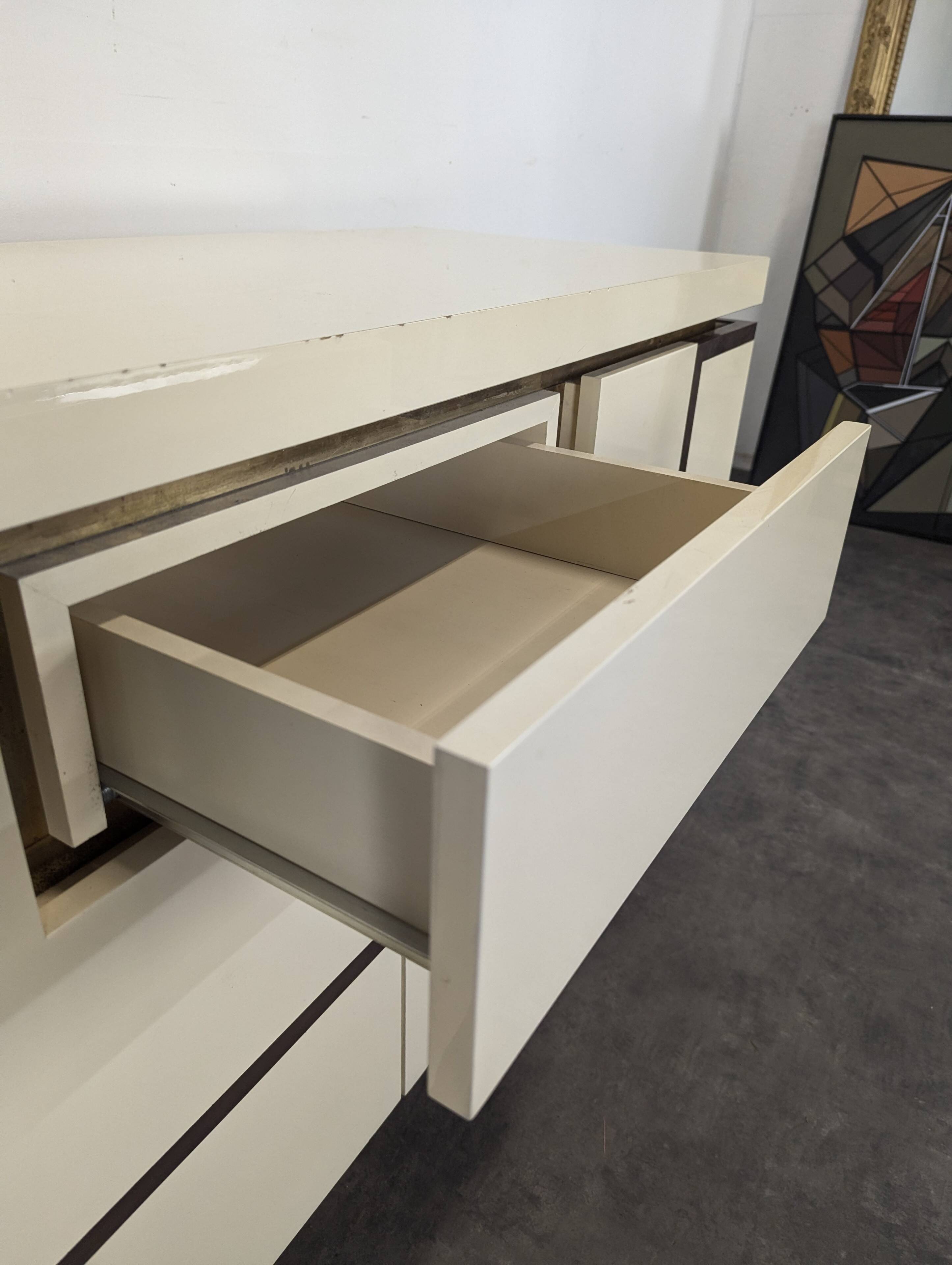 White lacquered enfilade by Jean Claude Mahey published by Rochebobois.