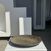 Plat en céramique vert indonésien D:26,5