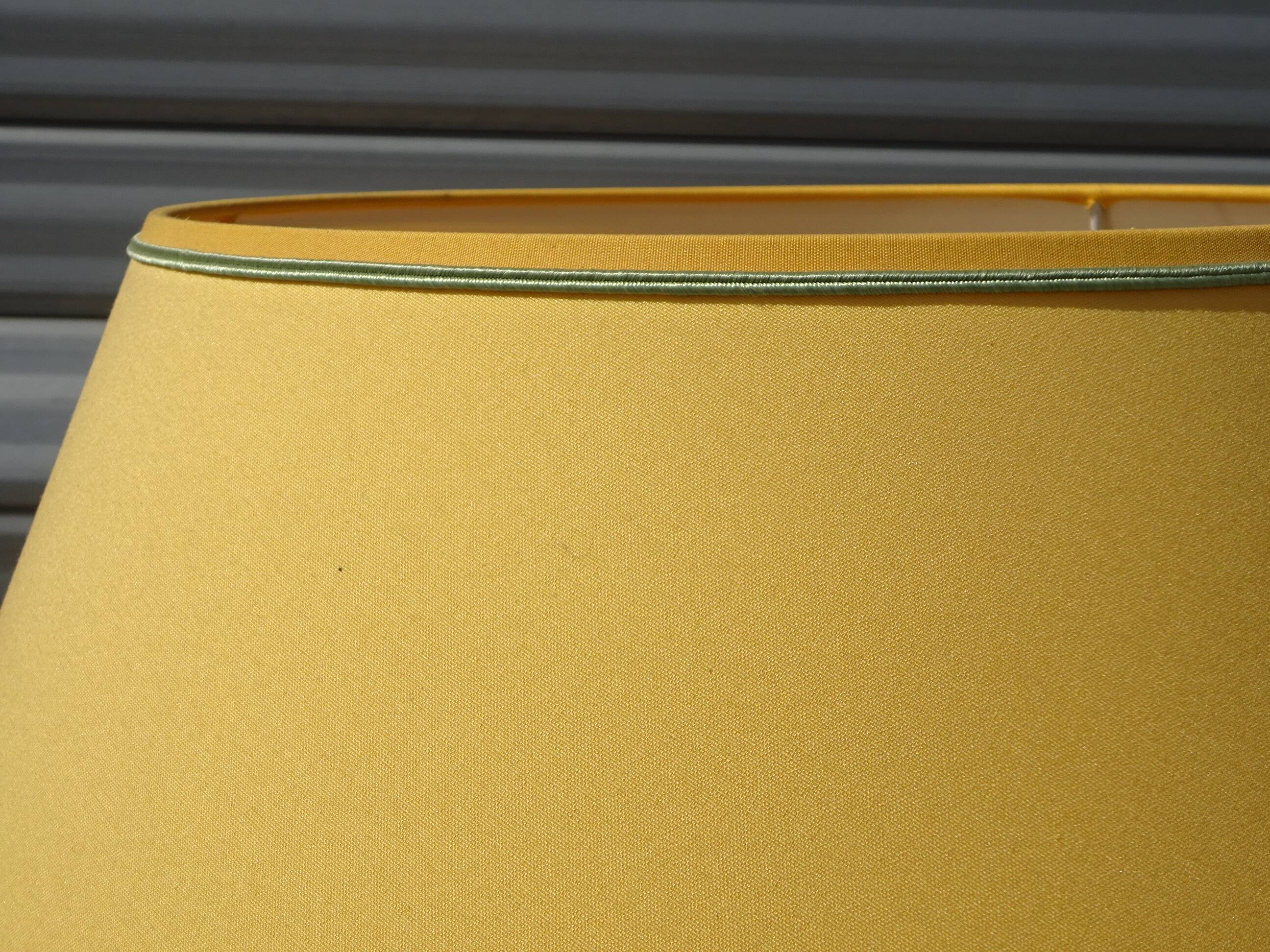 Lampe en céramique avec plat et vase assorti