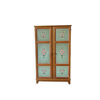Armoire parisienne