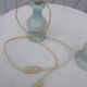Paire de lampes en albâtre bleu clair