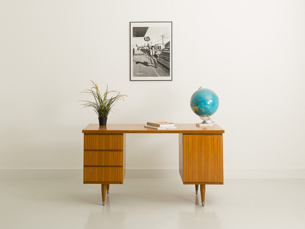 Vintage desk 3 drawers and 1 swing door