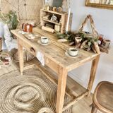Farm table