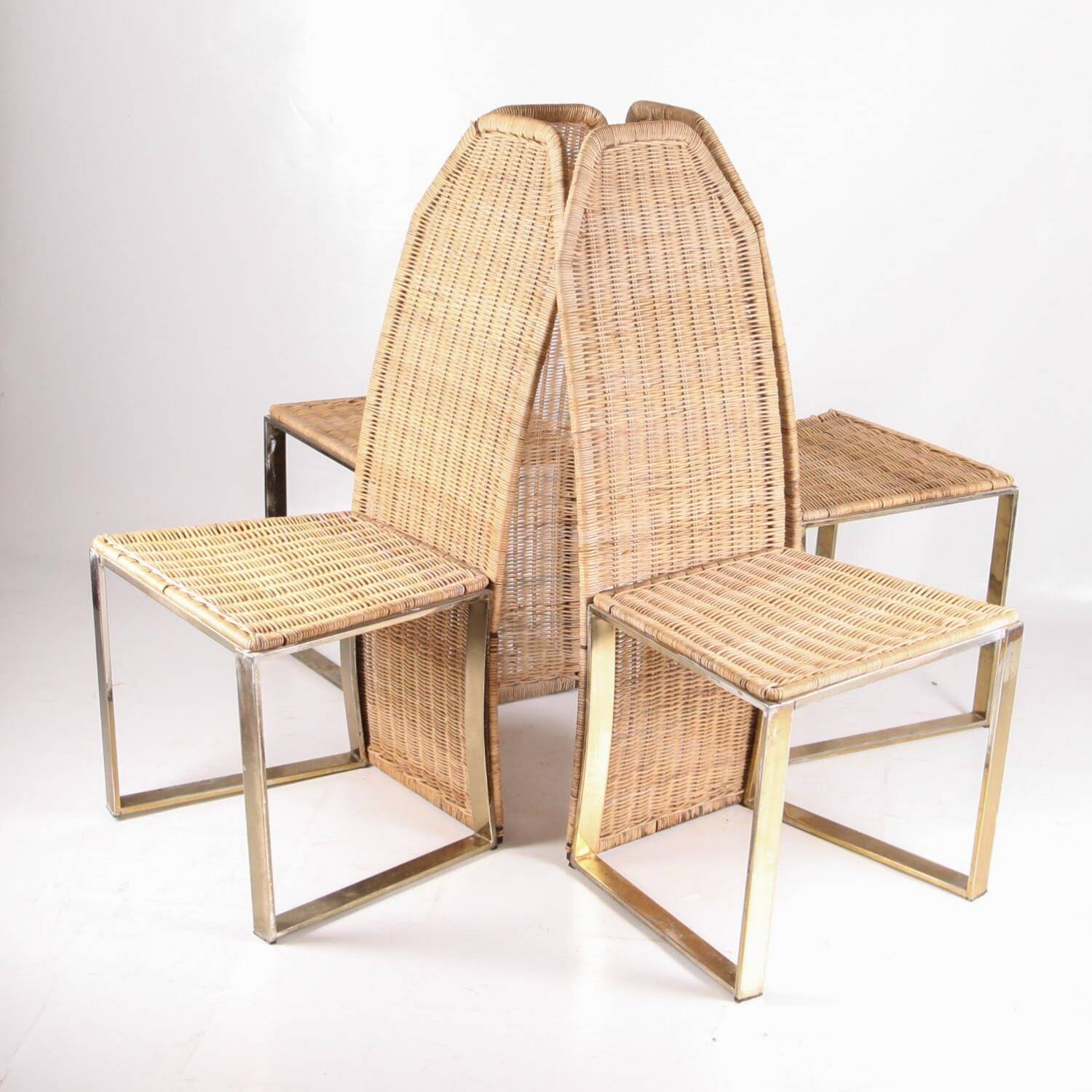 Suite de 4 chaises vintage en métal doré et osier