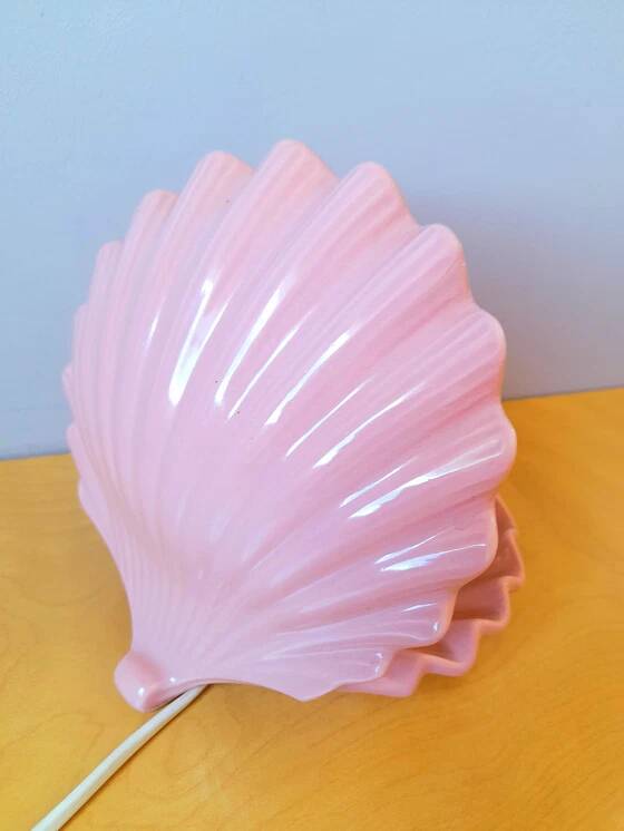 Ceramic and opaline shell lamp