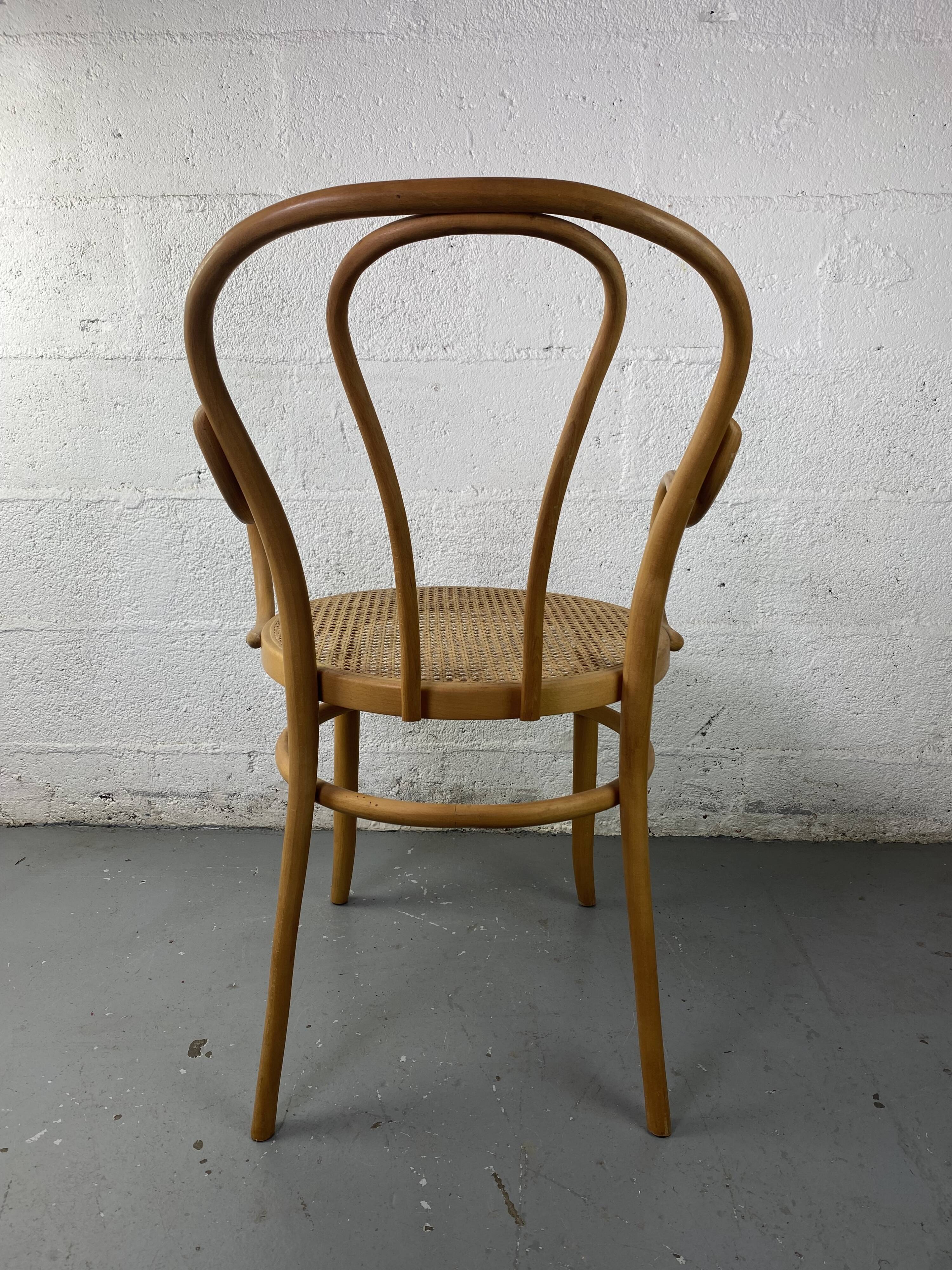 1018 Thonet armchair