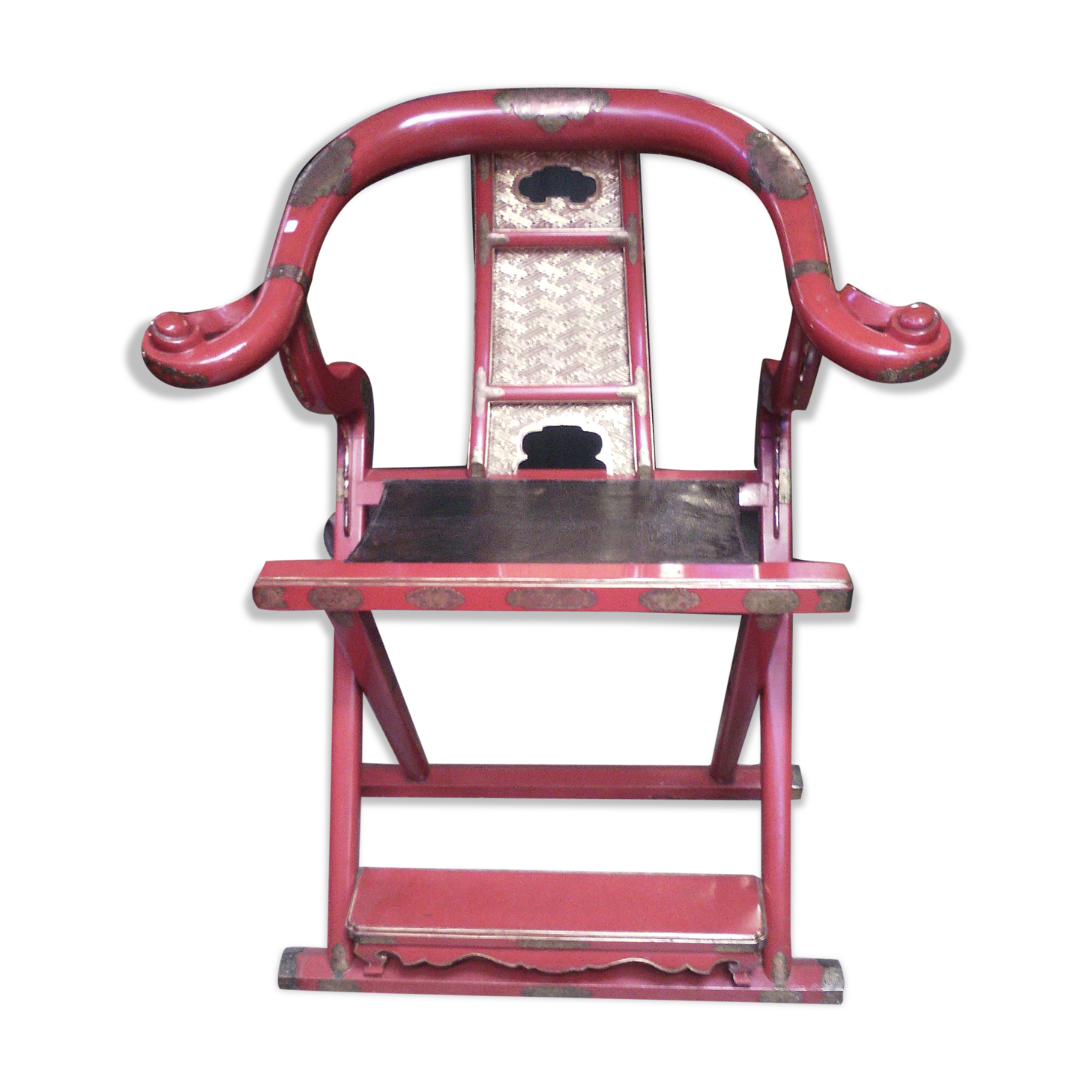 Chair Japanese red lacquer finish of the nineteenth