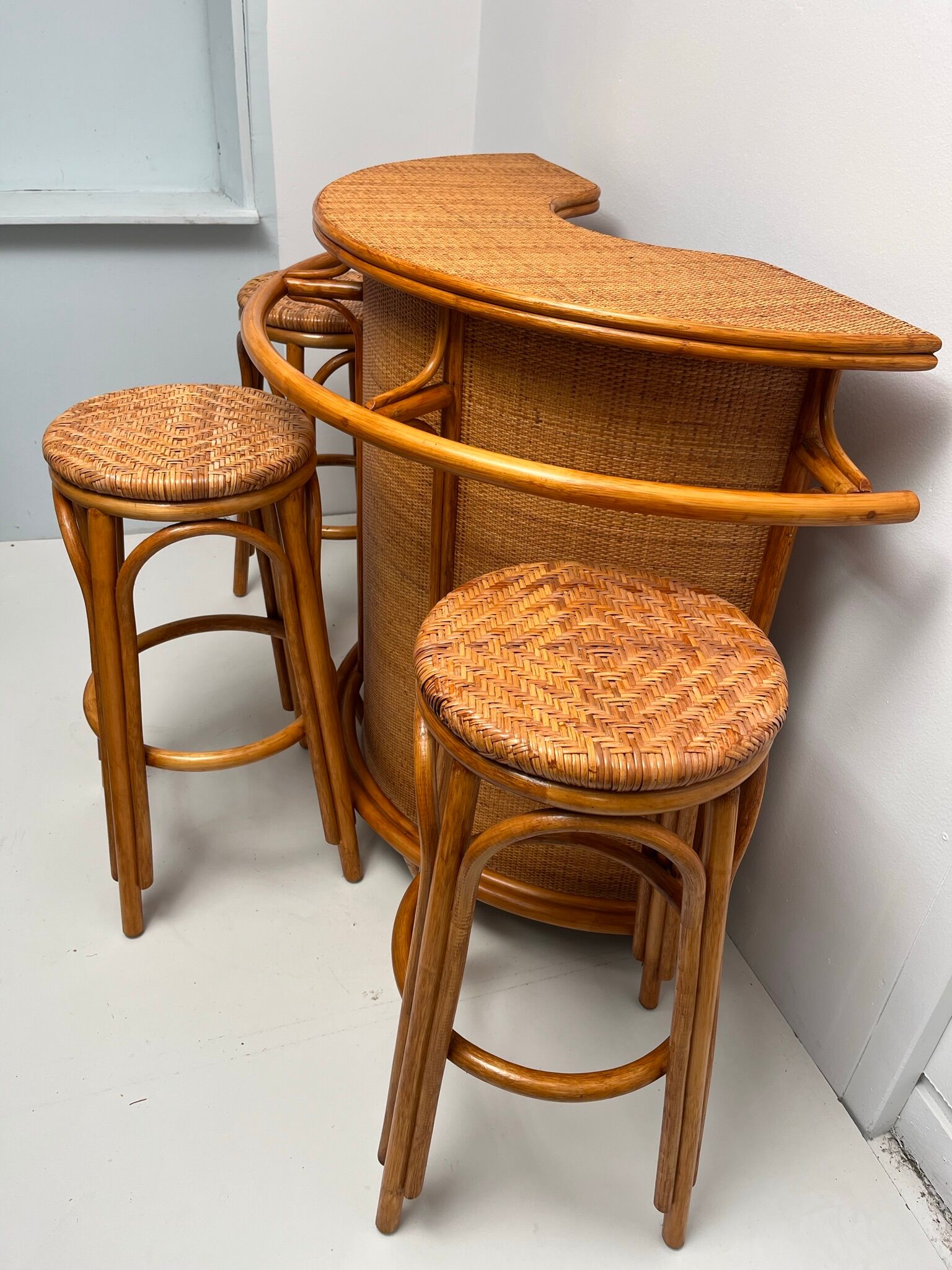 Rattan and bamboo bar and 3 stools from the 60s
